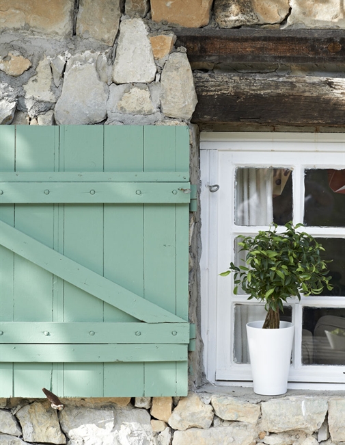 outside-space-original-shutters-6384
