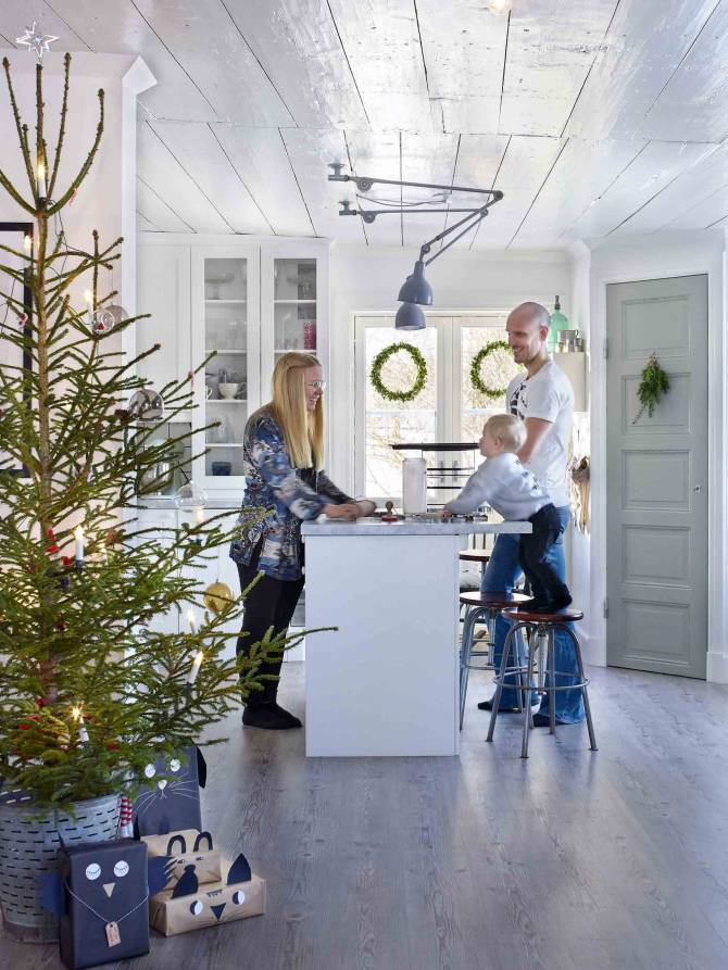 jul-hos-sofia-och-olov-p_-_by-s_tteri-5043-1-670x893